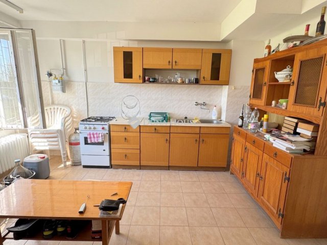 Eladó ipari ingatlan, Szorgalmatoson 80 M Ft / költözzbe.hu