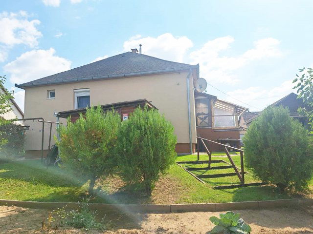 Eladó családi ház, Nyíregyházán 66.5 M Ft, 3 szobás
