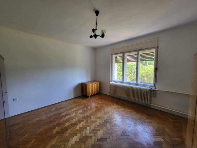 Eladó családi ház, Tatán 59.99 M Ft, 3 szobás