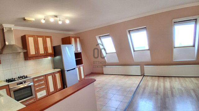 Kiadó téglalakás, albérlet, Debrecenben 230 E Ft / hó, 3 szobás