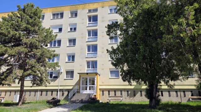 Eladó panellakás, Székesfehérvárott 44.9 M Ft, 2 szobás