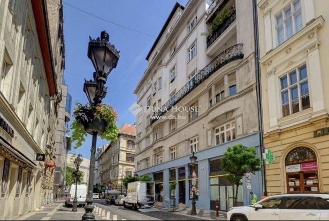 Eladó téglalakás, Budapesten, V. kerületben 69.9 M Ft, 2 szobás