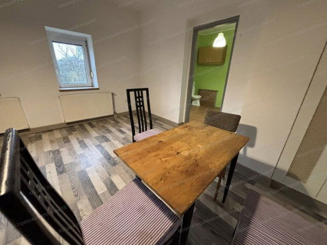 Eladó családi ház, Dunaalmáson 31.99 M Ft, 1 szobás