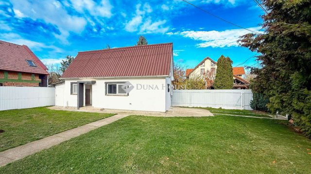 Eladó nyaraló, Siófokon 57.7 M Ft, 2 szobás