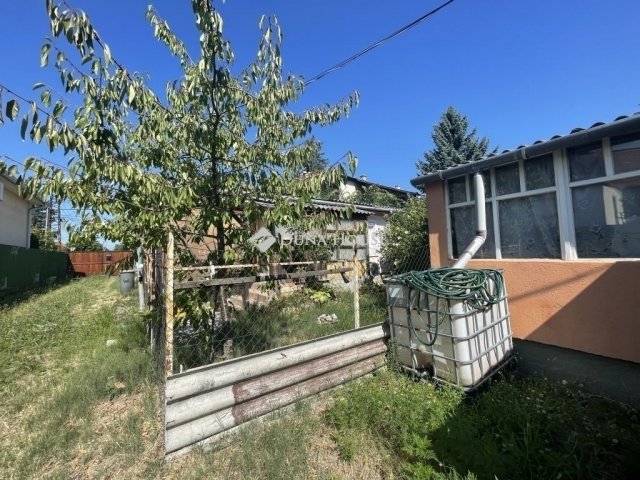 Eladó családi ház, Dunakeszin 85 M Ft, 2 szobás