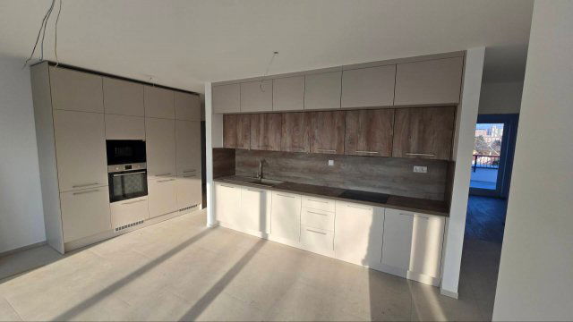 Eladó téglalakás, Székesfehérvárott 158 M Ft, 5 szobás