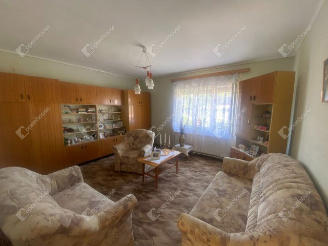 Eladó családi ház, Darnózseliben 49.9 M Ft, 5 szobás