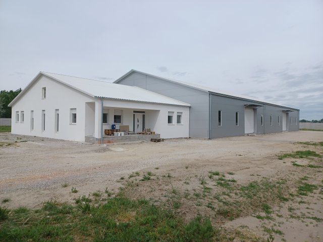 Kiadó ipari ingatlan, Győrújbaráton 2490 E Ft / hó