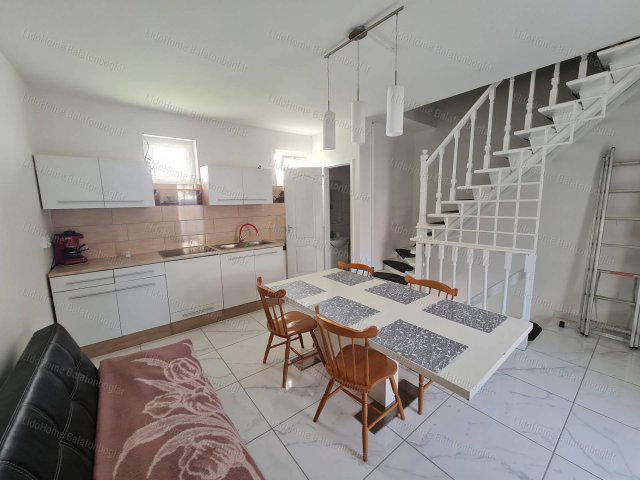 Eladó téglalakás, Balatonlelleén 49.9 M Ft, 3 szobás