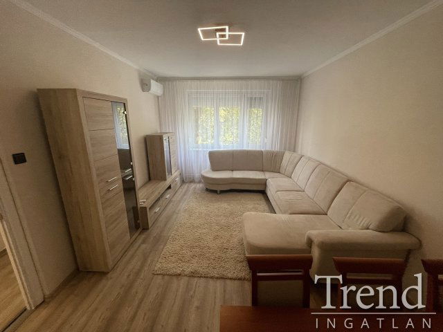Kiadó panellakás, albérlet, Dunaújvárosban 150 E Ft / hó