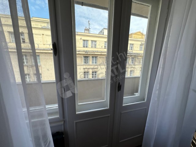 Kiadó téglalakás, albérlet, V. kerületben, Szalay utcában