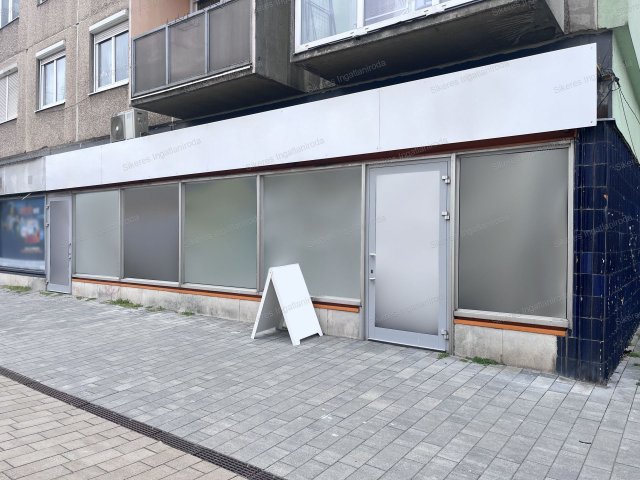 Eladó üzlethelyiség, Tatabányán 79 M Ft, 1 szobás
