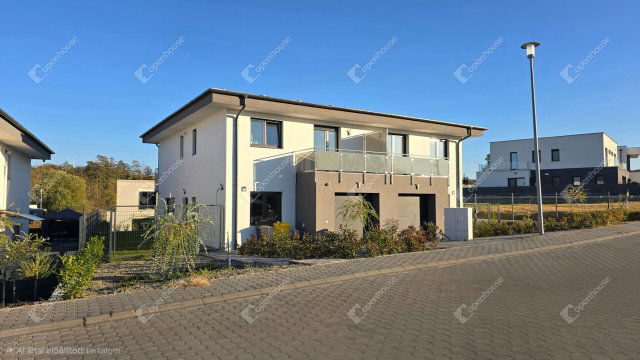 Eladó ikerház, Mogyoródon 159.9 M Ft, 5 szobás