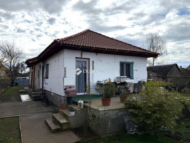 Eladó családi ház, Monoron 69.9 M Ft, 6 szobás