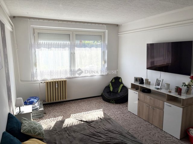 Eladó panellakás, Esztergomban, Bánomi dűlőn 42.9 M Ft