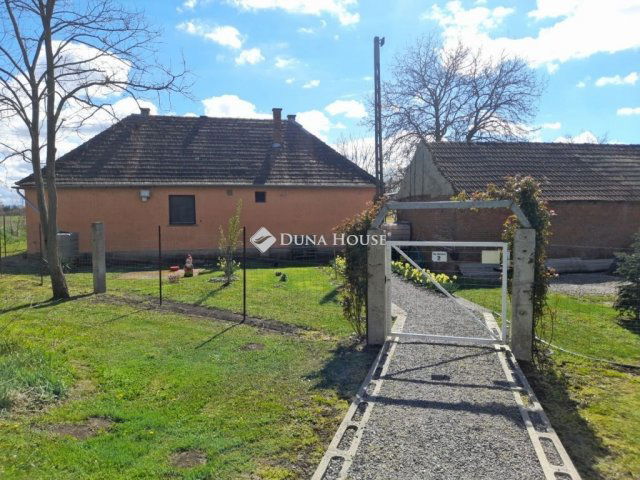 Eladó mezogazdasagi ingatlan, Szigetváron 65 M Ft, 4 szobás