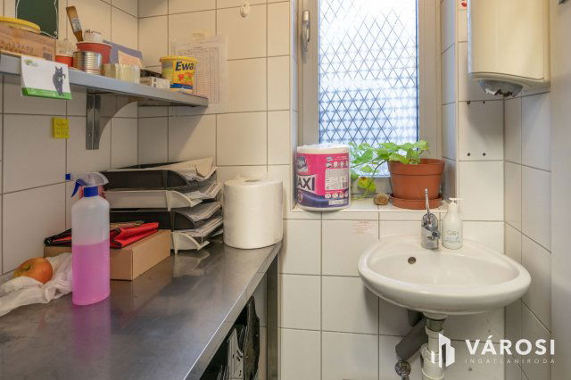 Kiadó üzlethelyiség, Szegeden 200 E Ft / hó