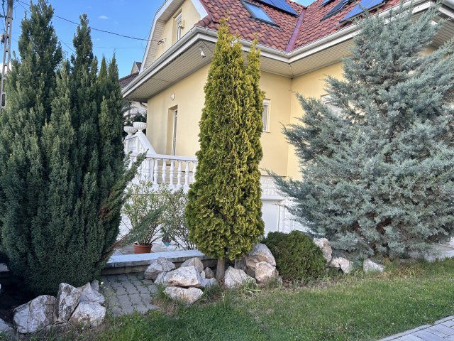 Eladó családi ház, Fóton 345 M Ft, 5+1 szobás