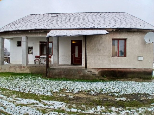 Eladó családi ház, Ácsteszéren 29.5 M Ft, 3 szobás