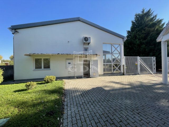 Kiadó iroda, Székesfehérvárott 200 E Ft / hó, 2 szobás