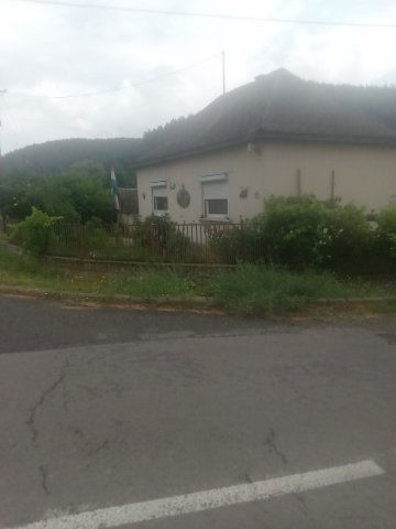 Eladó családi ház, Zabaron 10 M Ft, 2 szobás