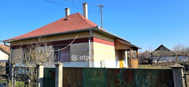 Eladó családi ház, Mikepércsen 49.9 M Ft, 2 szobás