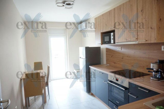 Kiadó téglalakás, albérlet, Szegeden 310 E Ft / hó, 3 szobás