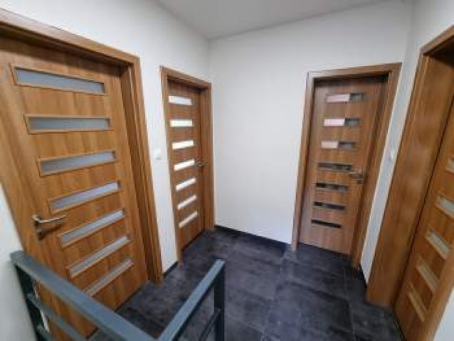 Eladó családi ház, Velencén 154.9 M Ft, 5 szobás