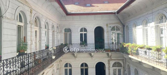 Eladó téglalakás, Budapesten, V. kerületben 76.9 M Ft, 2 szobás