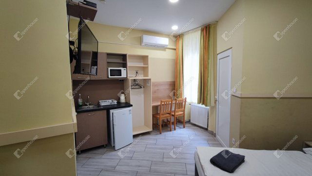 Eladó téglalakás, Debrecenben 75 M Ft, 2 szobás