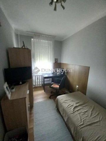 Eladó panellakás, Pécsett 39.99 M Ft, 2 szobás