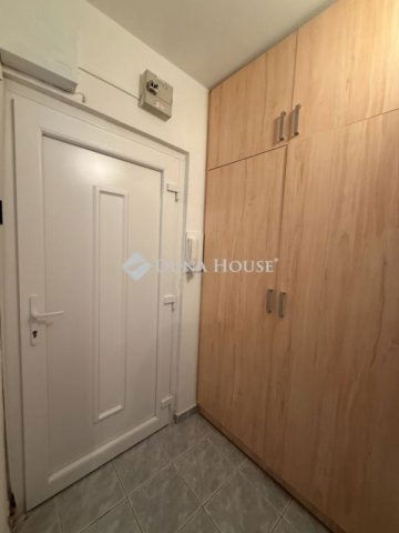 Eladó panellakás, Pécsett 34.9 M Ft, 1 szobás