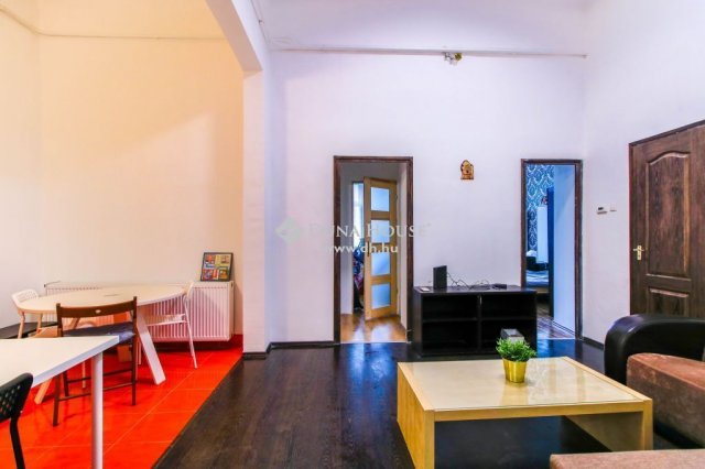 Eladó téglalakás, Budapesten, VIII. kerületben 69 M Ft, 4 szobás