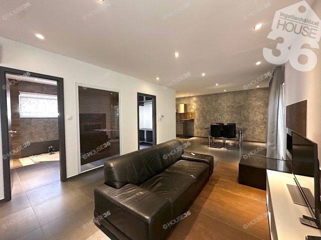 Eladó családi ház, Kecskeméten 66.7 M Ft, 3 szobás