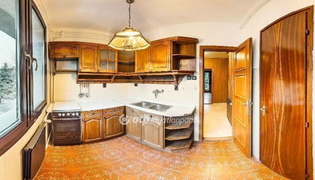 Eladó téglalakás, Budapesten, XI. kerületben 169 M Ft, 4 szobás