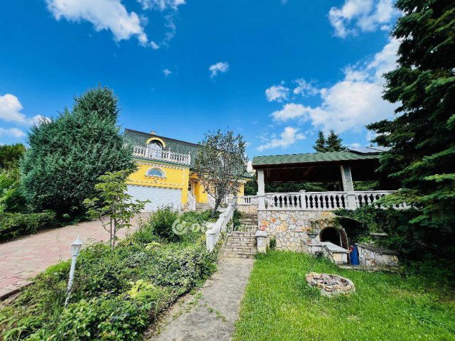 Eladó családi ház, Budapesten, XVI. kerületben 236 M Ft