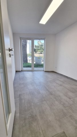 Kiadó üzlethelyiség, Nyíregyházán 160 E Ft / hó, 2 szobás