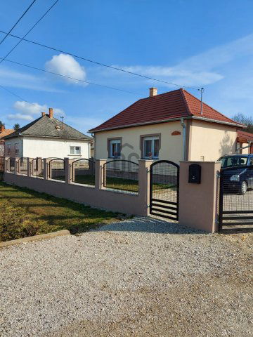 Eladó családi ház, Reszneken 49.9 M Ft, 3 szobás