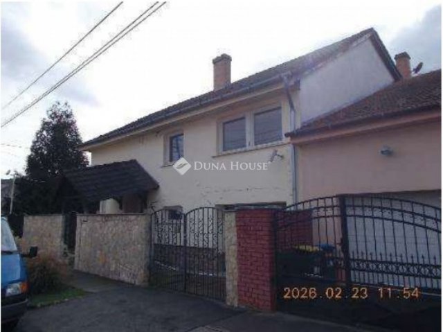 Eladó családi ház, Budapesten, XV. kerületben 164 M Ft, 1 szobás