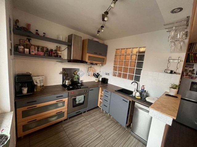 Eladó téglalakás, Szegeden 114 M Ft, 3 szobás