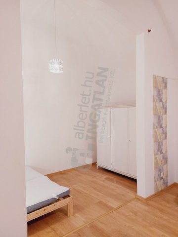 Kiadó téglalakás, albérlet, VI. kerületben, Zichy Jenő utcában