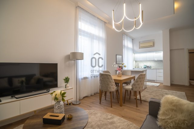 Eladó téglalakás, Budapesten, V. kerületben, Haris közben