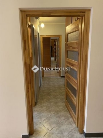 Eladó panellakás, Szegeden 72 M Ft, 3 szobás