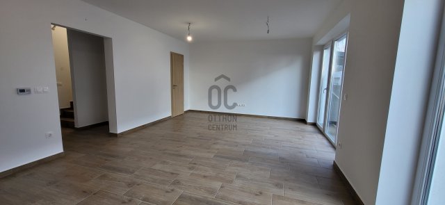 Eladó sorház, Vácon 98.9 M Ft, 4 szobás / költözzbe.hu