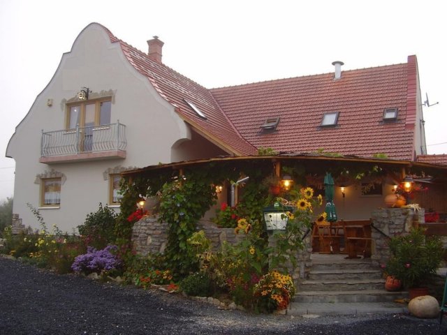 Eladó üzlethelyiség, Cserszegtomajon 110 M Ft, 1 szobás