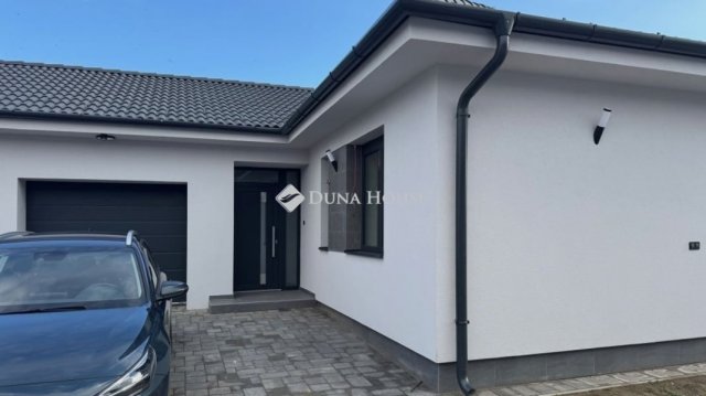 Eladó családi ház, Hajdúsámsonon 79.9 M Ft, 4 szobás