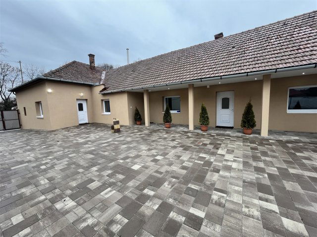 Eladó családi ház, Békéscsabán 67 M Ft, 3 szobás