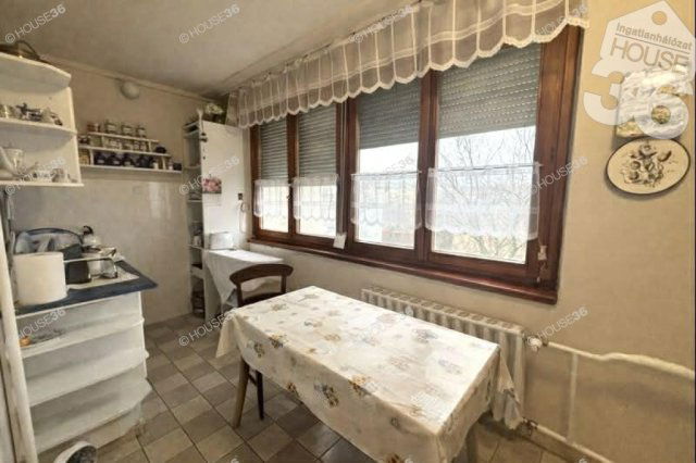 Eladó panellakás, Kecskeméten 40.9 M Ft, 2 szobás