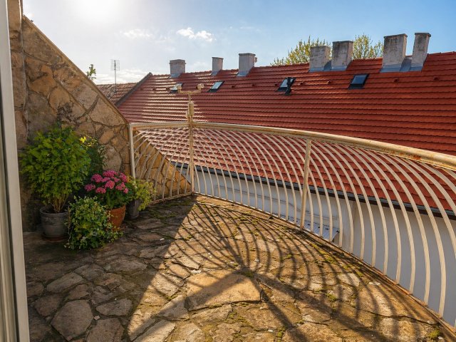 Eladó téglalakás, Pécsett 81.9 M Ft, 4 szobás