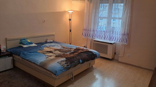 Kiadó téglalakás, albérlet, Szolnokon 120 E Ft / hó, 1 szobás